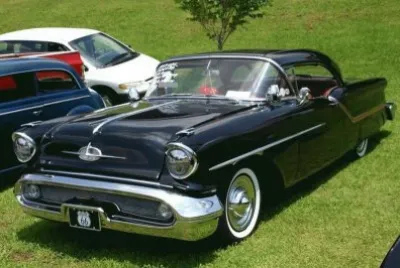 OLDSMOBILE 1957.