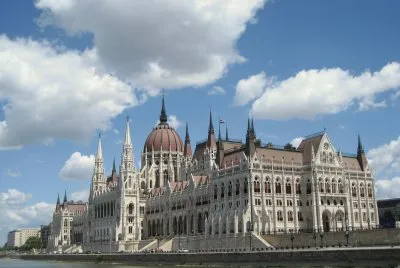 PARLAMENTO