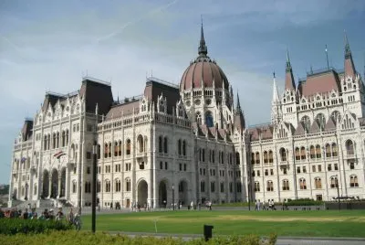 PARLAMENTO