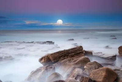 LUNA EN EL HORIZONTE.