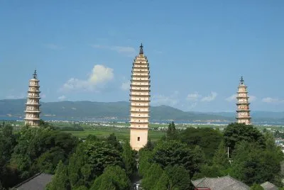 TRES PAGODAS