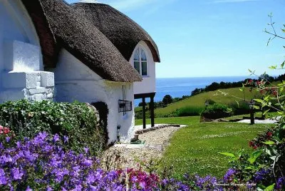 English Cottage along the Sea jigsaw puzzle