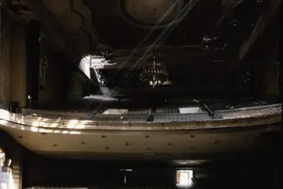 CINE OPERA EN RUINAS