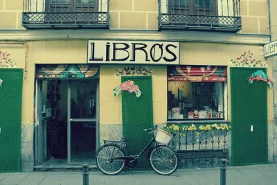 UNA BONITA LIBRERIA jigsaw puzzle