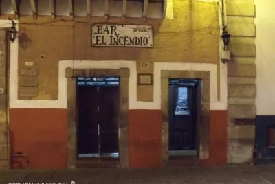 UNA VIEJA CANTINA