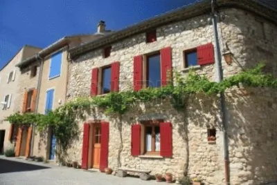 CASA ANTIGUA, FRANCIA