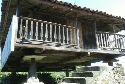 CASA SOBRE PIEDRAS