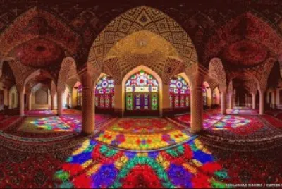 INTRINCADO TEMPLO DE IRÃN.