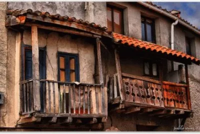 UN BALCON RUSTICO