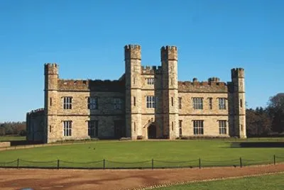 CASTILLO DE LEEDS, INGLATERRA. jigsaw puzzle