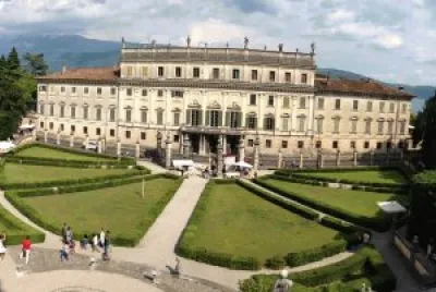 Palazzo Bettoni, Gargnano (BS) Italia jigsaw puzzle