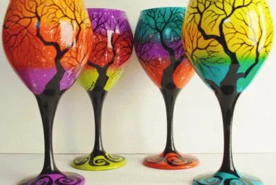 פאזל של Colored Wine Glasses