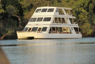 Passeio no Rio Zambezi - Zambia