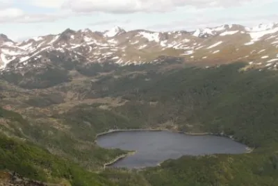 Lago en la Isla Navarino