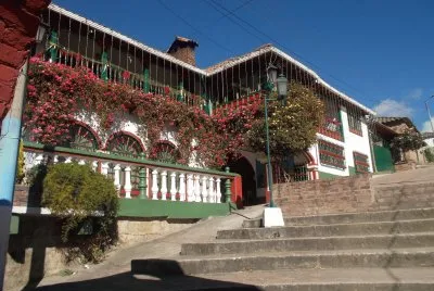 פאזל של CALLE DE MONGUI BYCA COLOMBIA