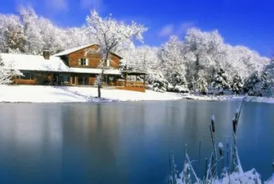 Fondo Paisaje Casa y Lago Nevado