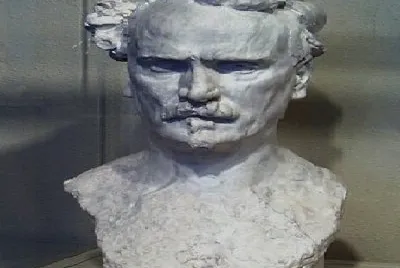 223