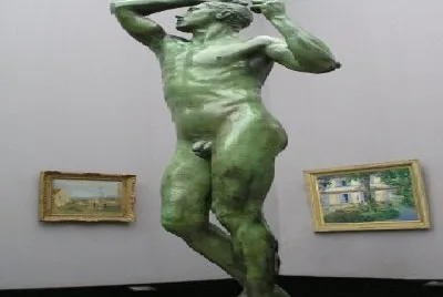 253