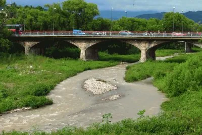 Puente carretero en Jujuy. Argentina