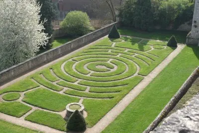 Catherdral garden Chartres
