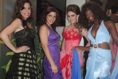 SOBRINA Y AMIGAS