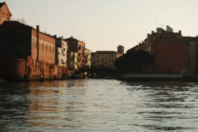 פאזל של Spuntare matinatta alla Venezia.