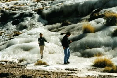 RÃ­o congelado en la puna salteÃ±a. Argentina