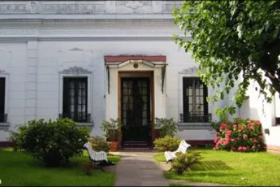 Vieja casona en Flores.Ciudad de Bs.As.- Argentina