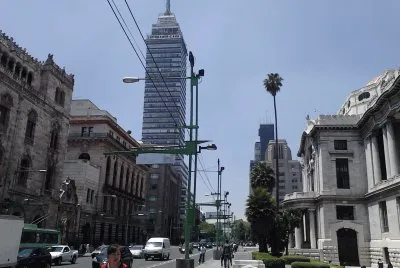 Vista lateral del palacio de Bellas Artes