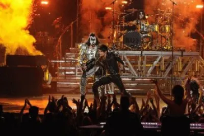 Adam Lambert And Kiss