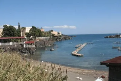 Catania y sus bellezas, el mar en un dia de verano jigsaw puzzle