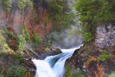 Cascada Los Alerces. RÃ­o Negro. Argentina