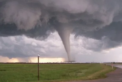 huracanes,tornados,tsunami,volcanes