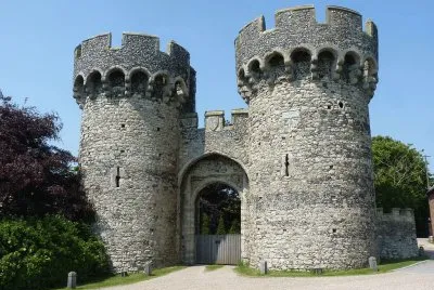 Cooling Castle Gatehouse