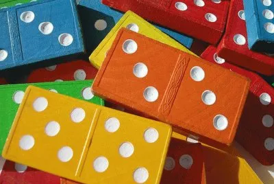 Domino Stones
