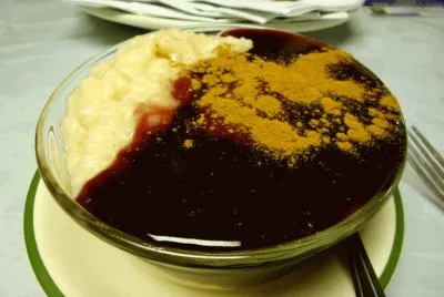 mazamorra morada y arroz con leche peruano