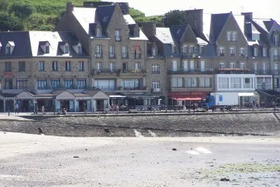 Cancale port