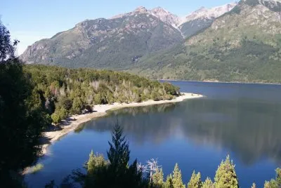 Lago Futalaufquen. Chubut. Argentina jigsaw puzzle