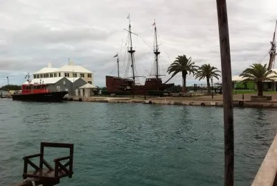 ×‘×¨×ž×•×“×”