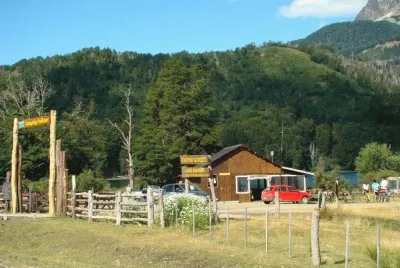 A orillas del Lago Falkner. NeuquÃ©n. Argentina