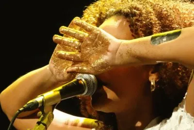 SHOW LINDEZA