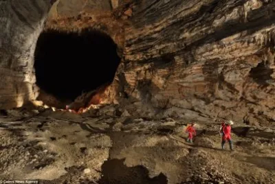 Cueva Er Wang Dong. China