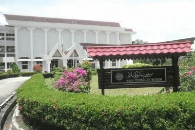 פאזל של malay technology museum