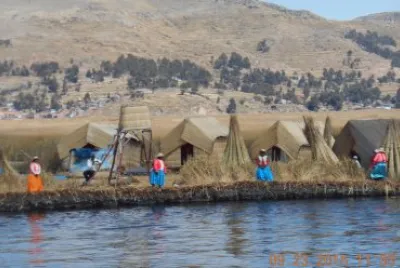 Margem do Lago Titicaca - Peru