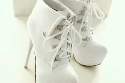 botas blancas