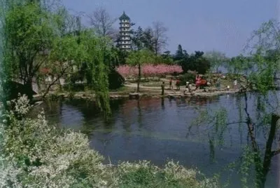 xuanwu lake