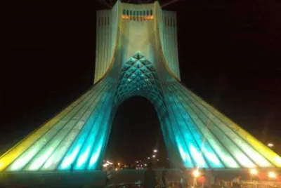 פאזל של torre azadi