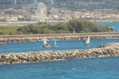 la mer , la roue, les voiles Ã  Marseille