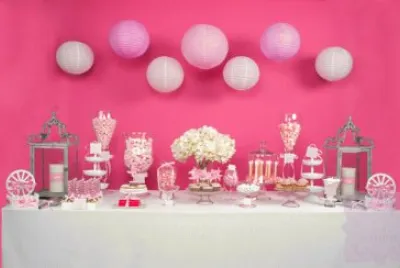 mesa de dulces y globos