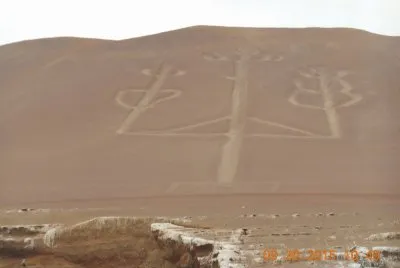 Candelabro a caminho das Ilhas Ballestas = Peru